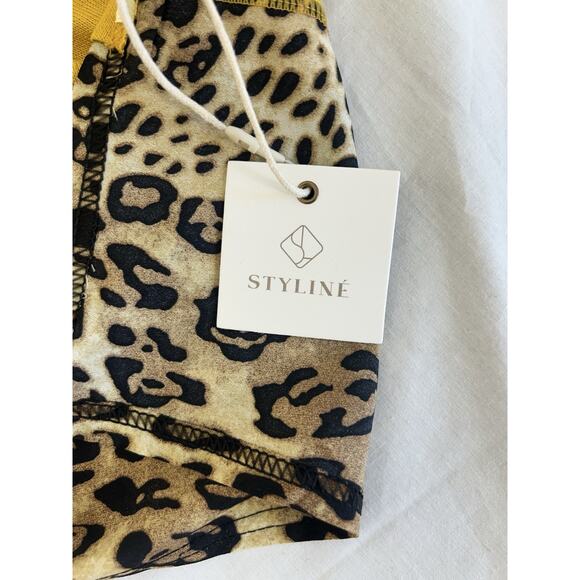 NWT Cozy Regency Mobwife Animal Print and Gold Poncho Shawl Wrap One Size - Picture 7 of 9